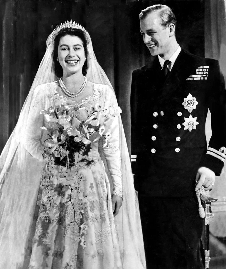 Hoàng thân Philip và Nữ hoàng Elizabeth II kết hôn năm 1947. Ông là người phối ngẫu thực hiện nhiệm vụ Hoàng gia lâu nhất trong lịch sử nước Anh. Hoàng thân chính thức ngừng thực hiện nghĩa vụ Hoàng gia từ năm 2017. (Ảnh: Shutterstock)