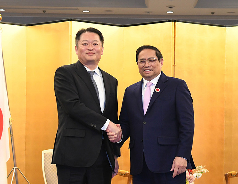 Thủ tướng Phạm Minh Chính và Thống đốc tỉnh Yamanashi Kotaro Nagasaki. Thủ tướng Phạm Minh Chính và Thống đốc tỉnh Yamanashi Kotaro Nagasaki.