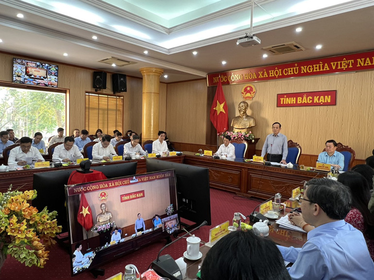 Phó Thủ tướng Trần Lưu Quang phát biểu tại hội nghị.