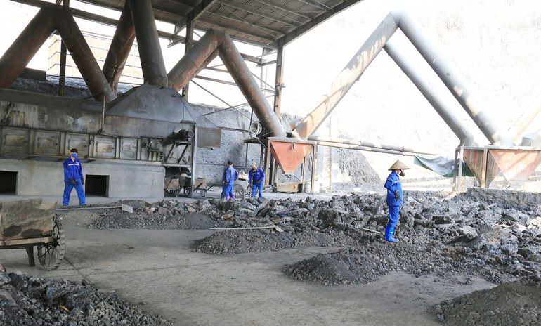 Chế biến khoáng sản tại huyện Chợ Đồn. Chế biến khoáng sản tại huyện Chợ Đồn.