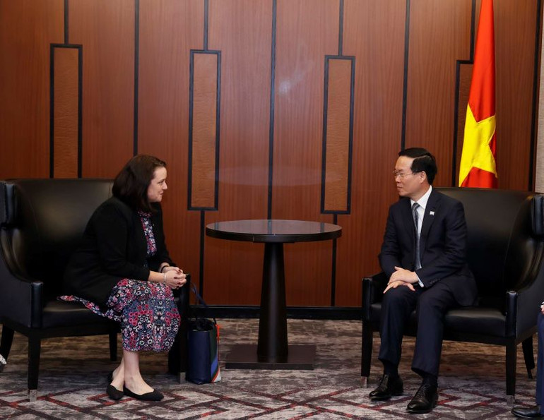 Chủ tịch nước Võ Văn Thưởng tiếp bà Erin Bromaghim, Phó Thị trưởng thành phố Los Angeles.