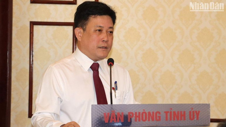 Tân Chánh Văn phòng Tỉnh ủy Bình Phước Đặng Hà Giang phát biểu nhận nhiệm vụ.