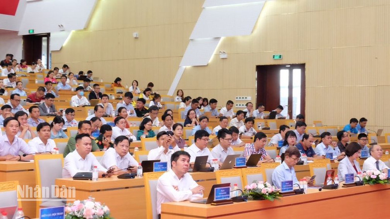 Các đại biểu dự hội thảo.