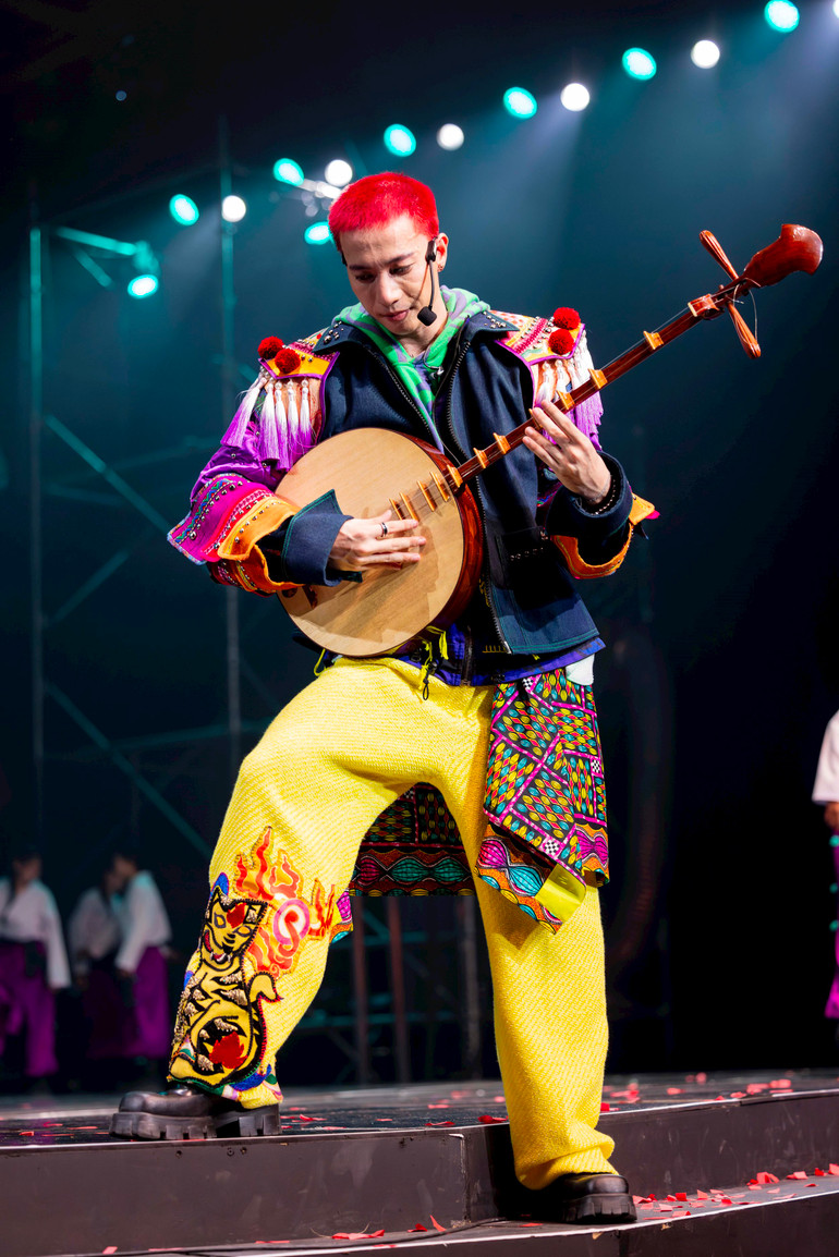 Yếu tố văn hóa truyền thống được lồng ghép trong các tiết mục của gameshow và concert Anh trai vượt ngàn chông gai.