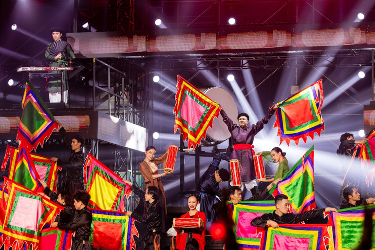 “Trống cơm” làm mới làn điệu dân ca Bắc Bộ và trở thành điểm nhấn của Anh trai vượt ngàn chông gai 2024. “Trống cơm” làm mới làn điệu dân ca Bắc Bộ và trở thành điểm nhấn của Anh trai vượt ngàn chông gai 2024.