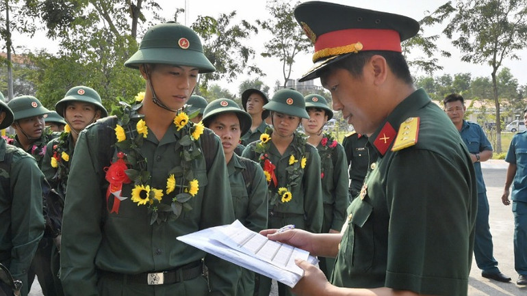 Các địa phương thuộc 12 tỉnh, thành phố trên địa bàn Quân khu 9 đồng loạt tổ chức Lễ giao, nhận quân năm 2025.