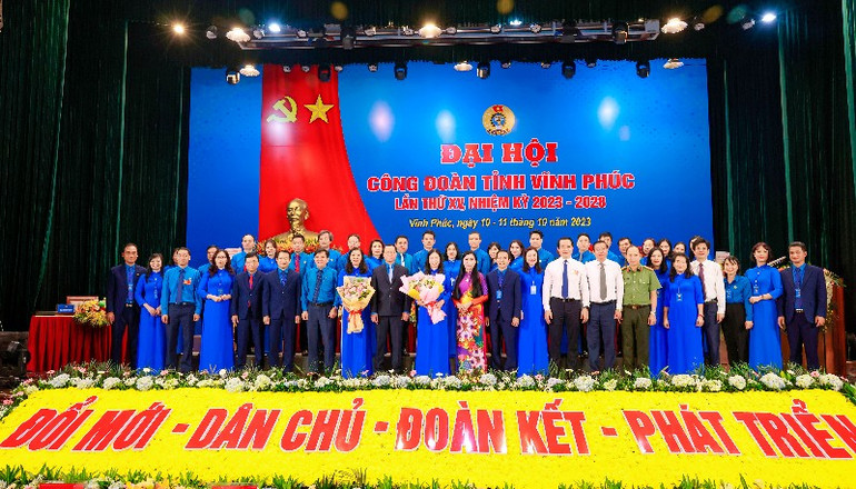 Ban Chấp hành Liên đoàn Lao động khóa mới ra mắt.