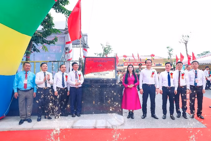 Khánh thành công trình khu văn hóa-thể thao thôn Cao Quang, xã Cao Minh, thành phố Phúc Yên.