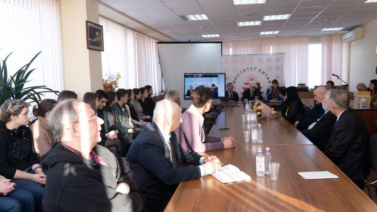 Quang cảnh lễ ra mắt sách. (Ảnh: Thanh Thể)