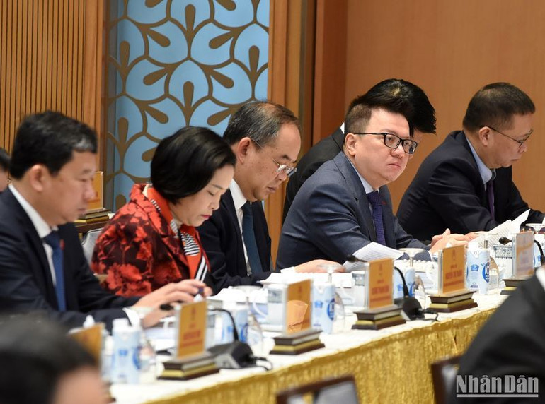 Các đại biểu tham dự hội nghị.