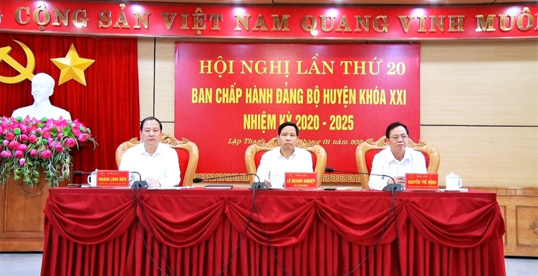 Huyện ủy họp bàn về xây dựng nông thôn mới năm 2024. (Ảnh: Ngọc Thảo) Huyện ủy họp bàn về xây dựng nông thôn mới năm 2024. (Ảnh: Ngọc Thảo)
