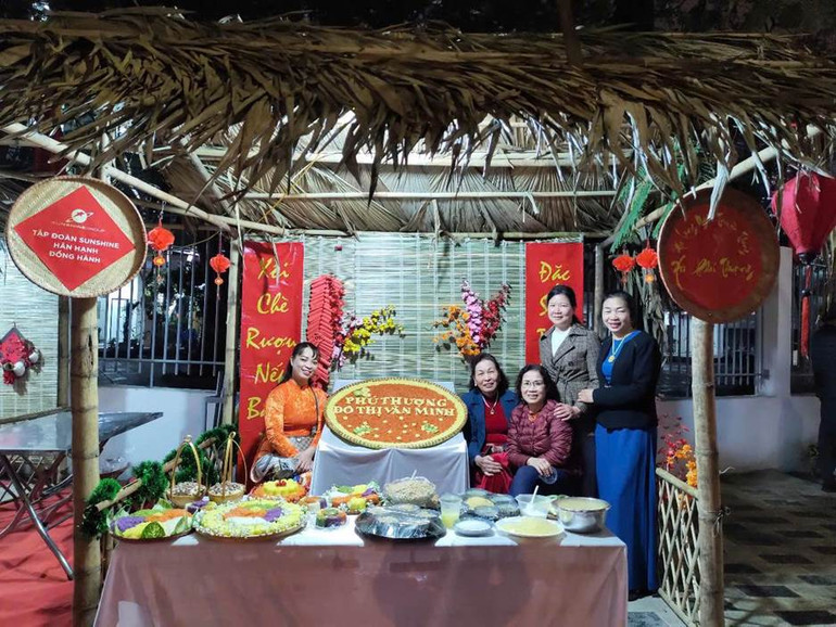 Tập đoàn Sunshine đồng hành cùng các hoạt động tổ chức gian hàng giới thiệu sản phẩm truyền thống làng nghề xôi Phú Thượng.