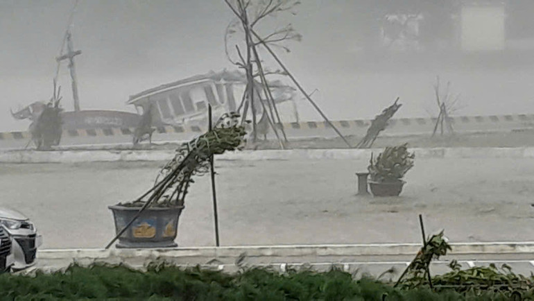 Khẩn trương khắc phục hậu quả, cứu người mắc kẹt, mất tích trong bão số 3 ảnh 21