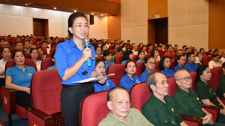 Đại diện Đoàn thanh niên thành phố Tuyên Quang nêu ý kiến tại hội nghị.