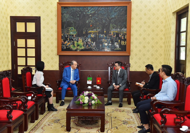 Quang cảnh buổi tiếp. (Ảnh: THỦY NGUYÊN)