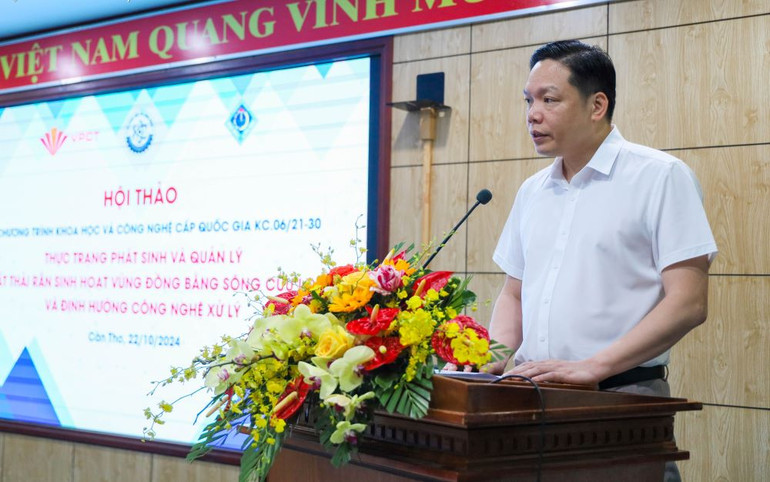 Ông Nguyễn Tiến Tài, Phó Vụ trưởng Vụ KH&CN các ngành kinh tế-kỹ thuật phát biểu khai mạc Hội thảo.