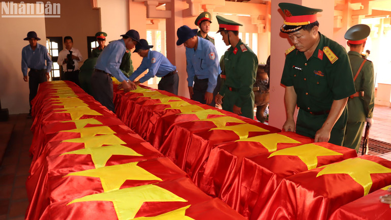 Các phần mộ liệt sĩ hiện chưa xác định được danh tính.