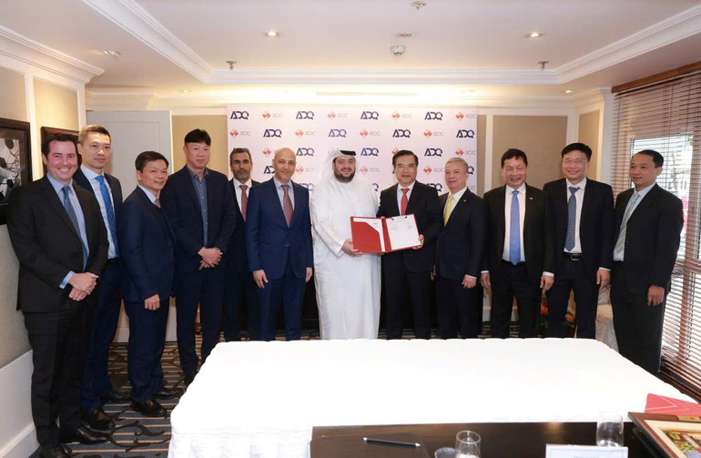 Các đại biểu tham dự buổi lễ ký kết chụp ảnh lưu niệm. Các đại biểu tham dự buổi lễ ký kết chụp ảnh lưu niệm.