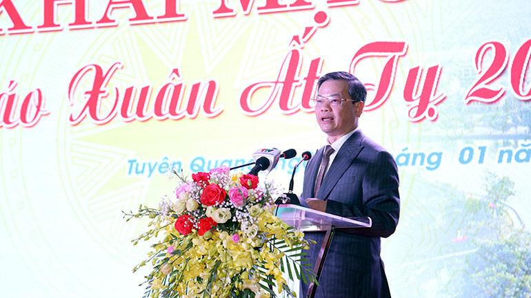 Đồng chí Nguyễn Văn Sơn, Chủ tịch UBND tỉnh Tuyên Quang phát biểu tại lễ khai mạc.