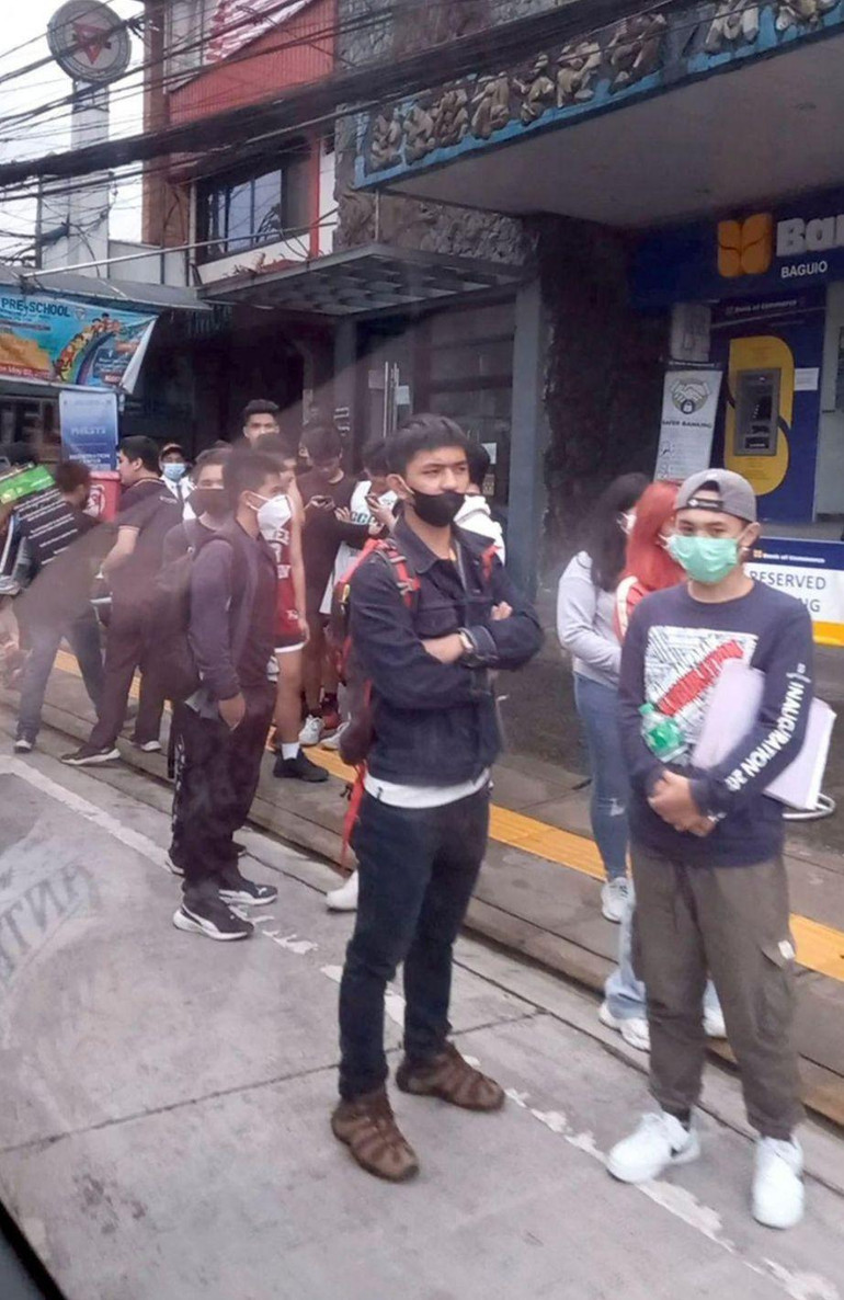 (Ảnh chụp màn hình của video quay tại thành phố Baguio. Nguồn: Reuters)