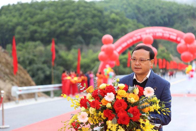 Đồng chí Nguyễn Mạnh Tuấn, Phó Chủ tịch Ủy ban nhân dân tỉnh Tuyên Quang phát biểu tại buổi lễ.