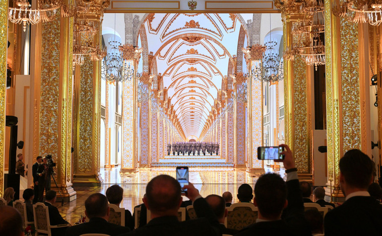 Các vị khách mời được thưởng thức hòa nhạc trước khi tham dự tiệc chiêu đãi của Tổng thống Putin. (Ảnh: Kremlin.ru)