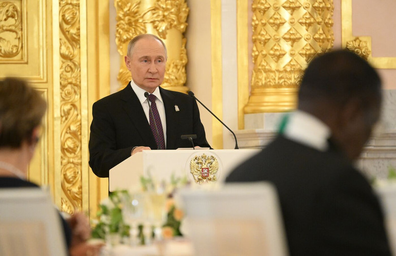 Tổng thống Nga Putin tại tiệc chiêu đãi. (Ảnh: Kremlin.ru)