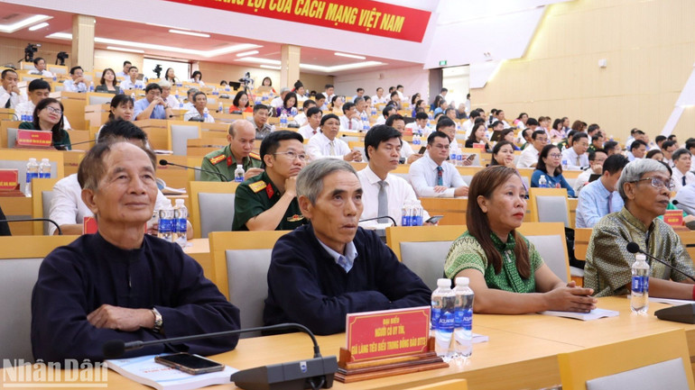 Đại diện các dân tộc anh em sống trên địa bàn tỉnh về dự Hội nghị văn hóa tỉnh Bình Phước năm 2023.