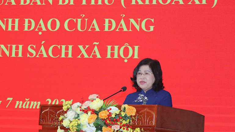 Phó Bí thư Thường trực Tỉnh ủy Bắc Kạn Phương Thị Thanh phát biểu tại hội nghị. (Ảnh: TUẤN SƠN)