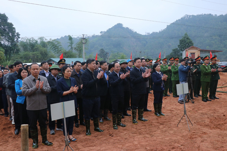 Đông đảo đại biểu tham dự lễ phát động. Ảnh: TUẤN SƠN.