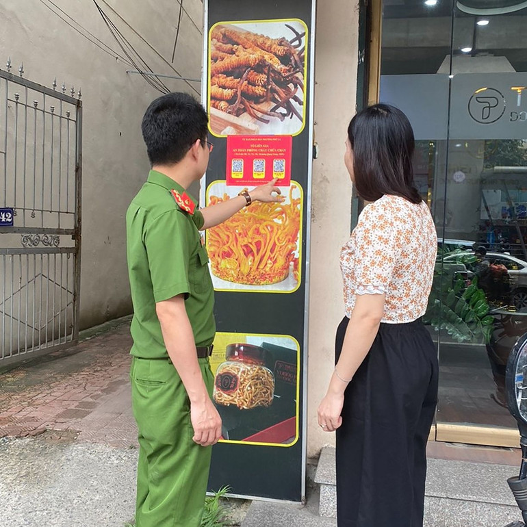 Tổ liên gia an toàn phòng cháy chữa cháy ở Phú La (Hà Đông). Tổ liên gia an toàn phòng cháy chữa cháy ở Phú La (Hà Đông).