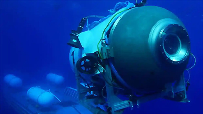 Tàu lặn Titan được phóng từ bệ phóng. (Ảnh: OceanGate Expeditions)