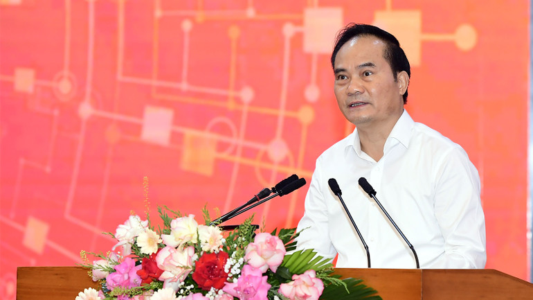 Phó Chủ tịch Ủy ban nhân dân tỉnh Tuyên Quang Hoàng Việt Phương phát biểu tại Hội thảo.