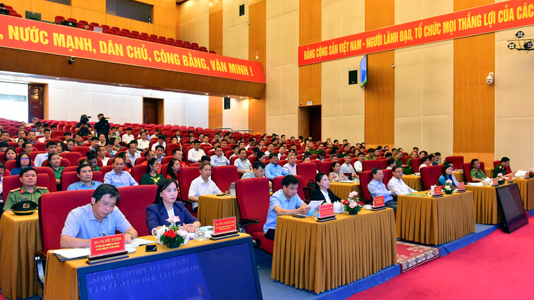 Các đại biểu tham dự hội nghị. Các đại biểu tham dự hội nghị.