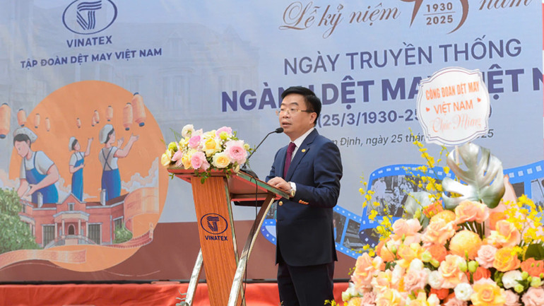 Chủ tịch Hội đồng quản trị Tập đoàn Dệt may Việt Nam Lê Tiến Trường phát biểu tại lễ kỷ niệm.