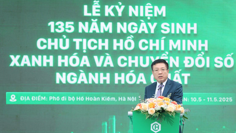 Thứ trưởng Tài chính Hồ Sỹ Hùng phát biểu tại buổi lễ.