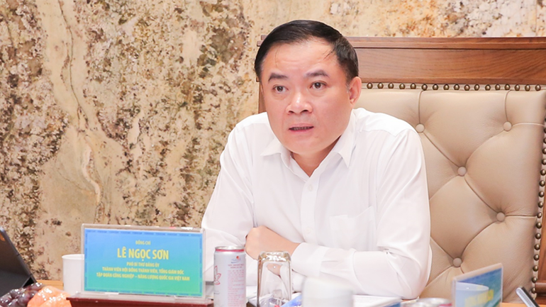 Tổng giám đốc Petrovietnam Lê Ngọc Sơn chỉ đạo tập đoàn và các đơn vị thành viên đẩy mạnh sản xuất kinh doanh, chú trọng chuyển đổi số.