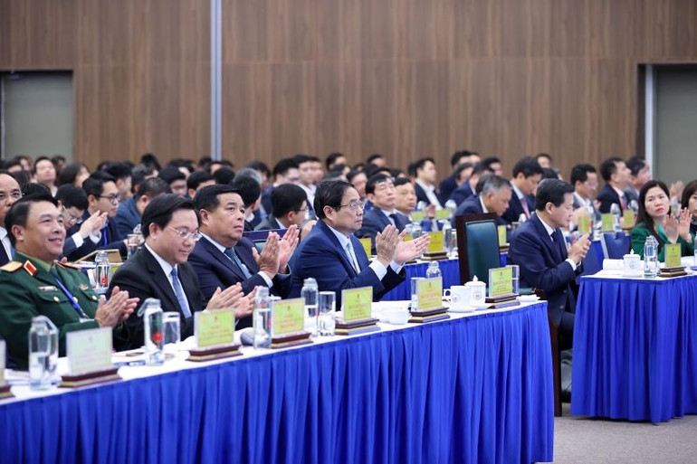 Thủ tướng Phạm Minh Chính và các đại biểu tham dự Hội nghị. Thủ tướng Phạm Minh Chính và các đại biểu tham dự Hội nghị.