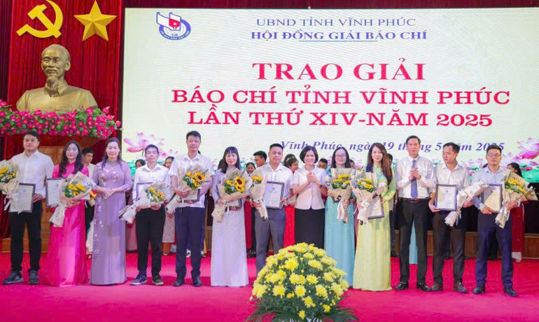 Các tác giả đạt giải B.