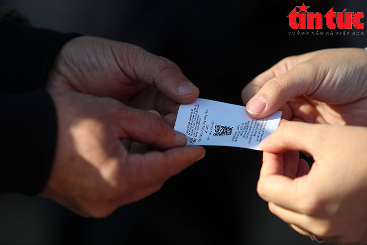 Các loại vé gồm: Vé 1 lượt (100.000 đồng/vé); vé 4 giờ (150.000 đồng/vé); vé ngày (250.000 đồng/vé).