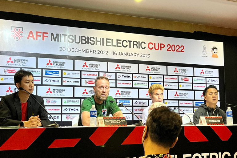 Buổi họp báo của đội tuyển Thái Lan.