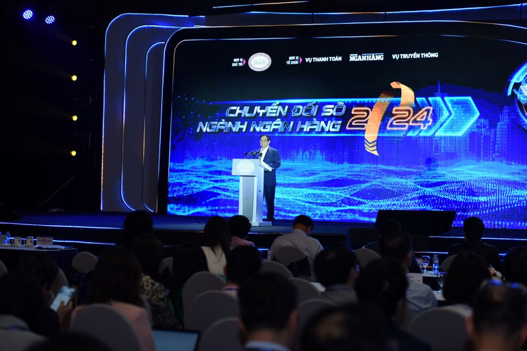 Thủ tướng Phạm Minh Chính phát biểu tại Ngày Chuyển đổi số ngành ngân hàng năm 2024.