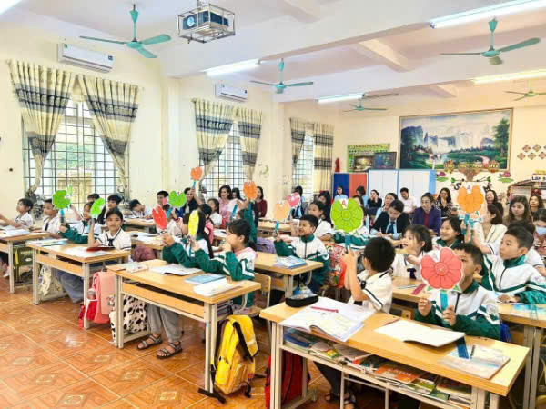 Buổi học sáng tạo của Trường tiểu học thị trấn Vĩnh Tường.