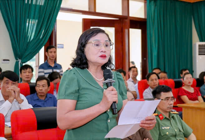 Cử tri Vĩnh Phúc nêu ý kiến.