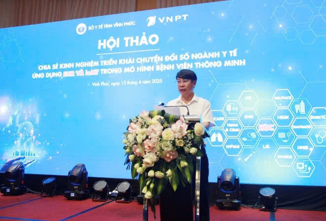 Ông Nguyễn Khắc Hiếu, Phó Chủ tịch Ủy ban nhân dân tỉnh Vĩnh Phúc phát biểu ý kiến.