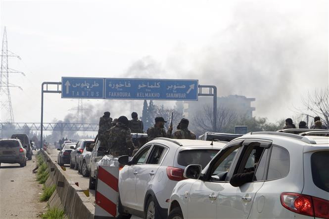 Lực lượng an ninh Syria được triển khai tại tỉnh Latakia ngày 7/3/2025. Ảnh: THX/TTXVN Lực lượng an ninh Syria được triển khai tại tỉnh Latakia ngày 7/3/2025. Ảnh: THX/TTXVN
