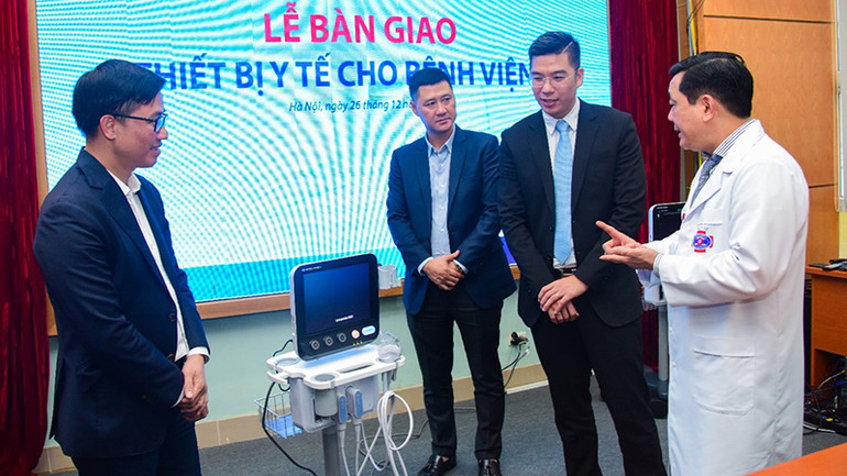 Thiết bị y tế mới, hiện đại do VietinBank tài trợ góp phần nâng cao chất lượng khám chữa bệnh cho y, bác sĩ của Bệnh viện.
