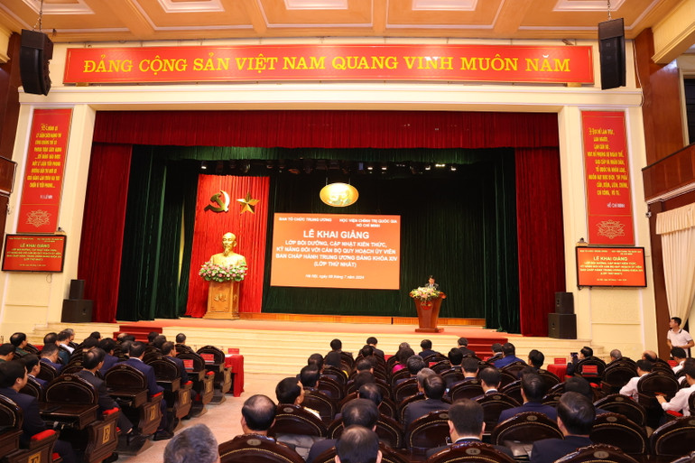 Quang cảnh lễ khai giảng Lớp bồi dưỡng, cập nhật kiến thức đối với cán bộ quy hoạch Ủy viên Trung ương Đảng khóa XIV (lớp thứ nhất). Quang cảnh lễ khai giảng Lớp bồi dưỡng, cập nhật kiến thức đối với cán bộ quy hoạch Ủy viên Trung ương Đảng khóa XIV (lớp thứ nhất).