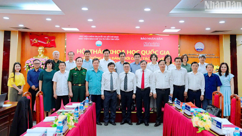 Các đại biểu tại hội thảo. Các đại biểu tại hội thảo.