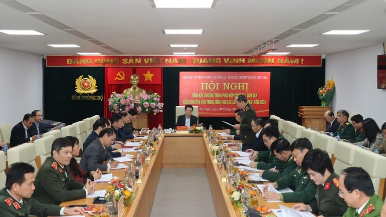 Toàn cảnh hội nghị. Toàn cảnh hội nghị.